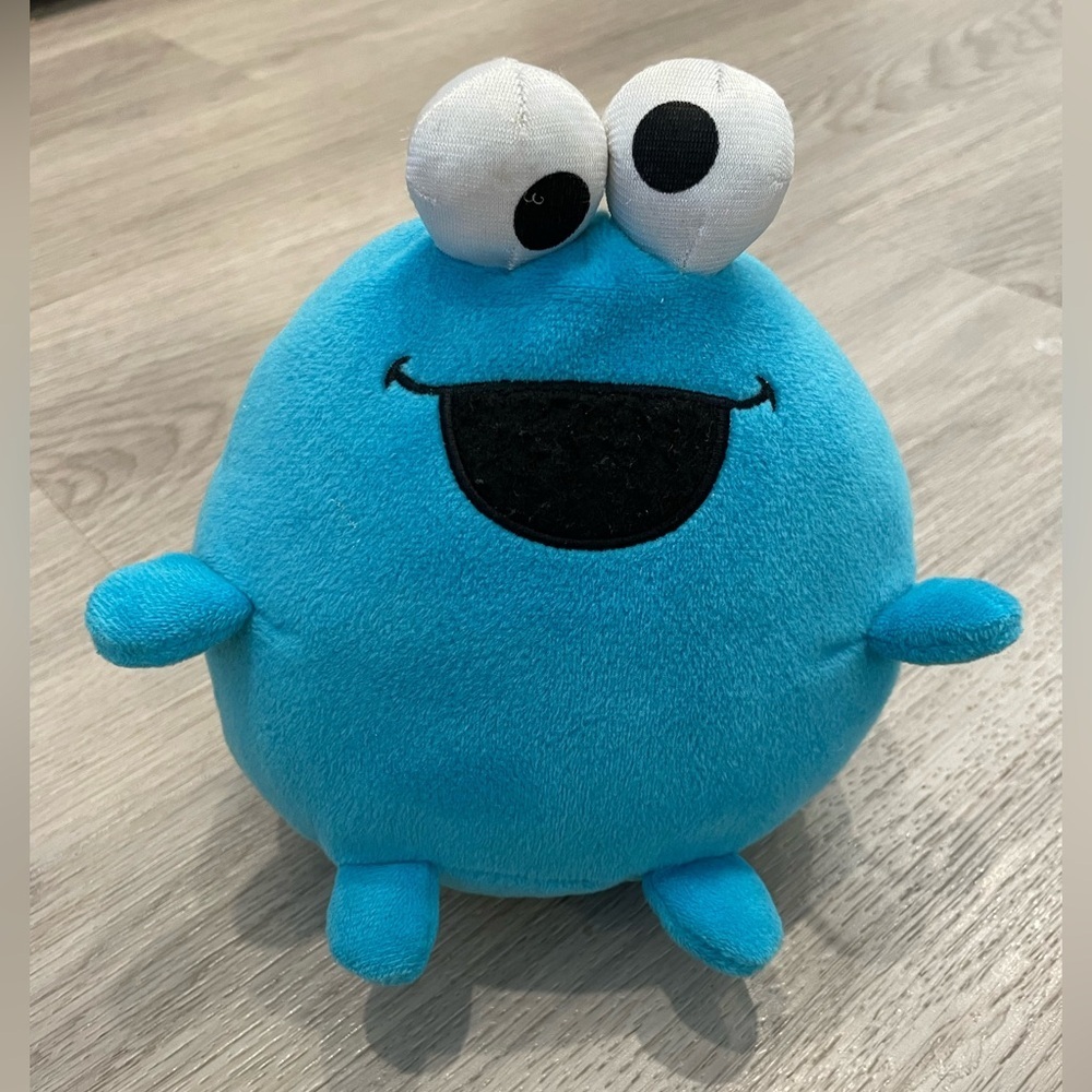 SESAME STREET Googly Eyes Cookie Monster stuffed plush toy.